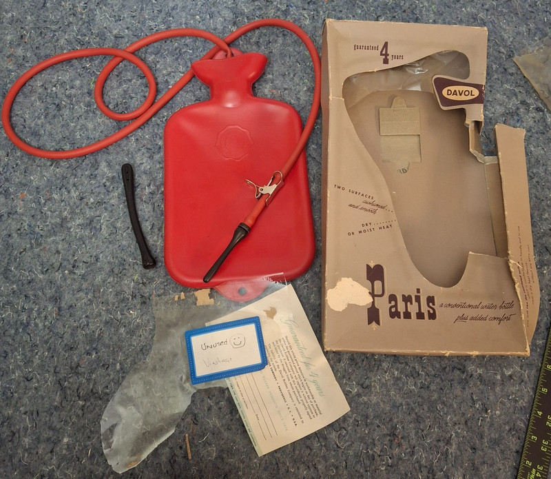 Vintage Davol Paris Hot Water Bottle & Fountain Syringe NOS 2 Quart #72 Red gallery