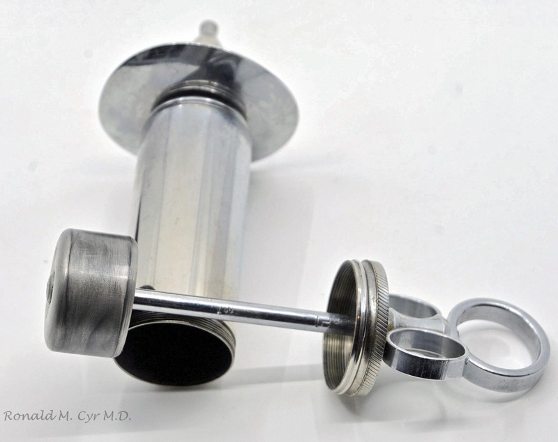Vintage large metal irrigation syringe with nozzle and splash guard - Good gallery