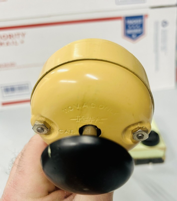 Vintage K & M Green Electric Vibrator Massager with Original Box - VG (B2) gallery