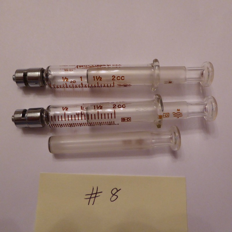 Lot 2 Vintage B-D Becton-Dickinson 2cc glass medical syringe multifit metal #8 gallery
