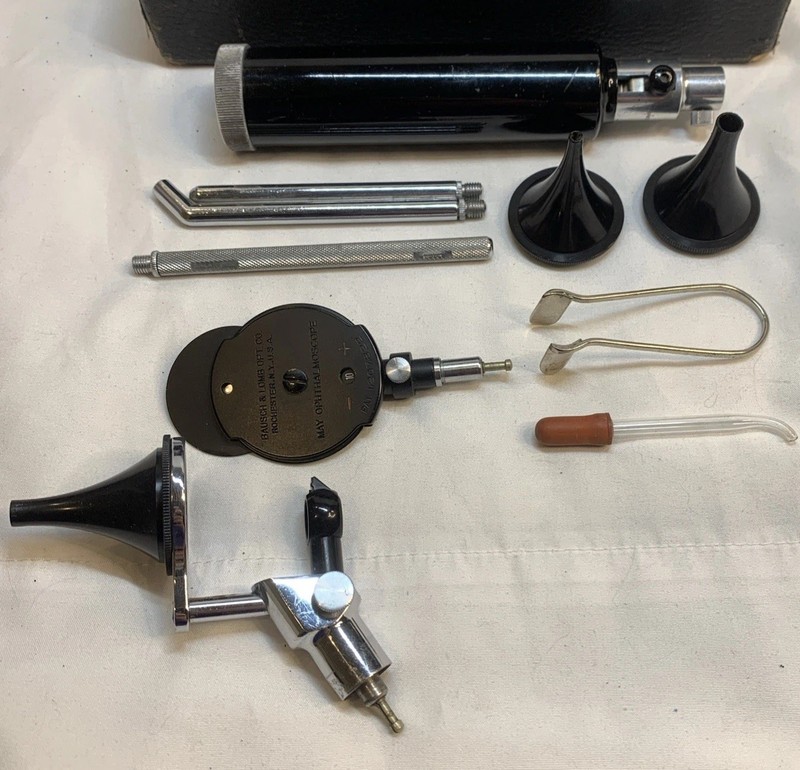 BAUSCH & LOMB CO USA Vintage Doctor's Otoscope Ophthalmoscope with Original Case gallery