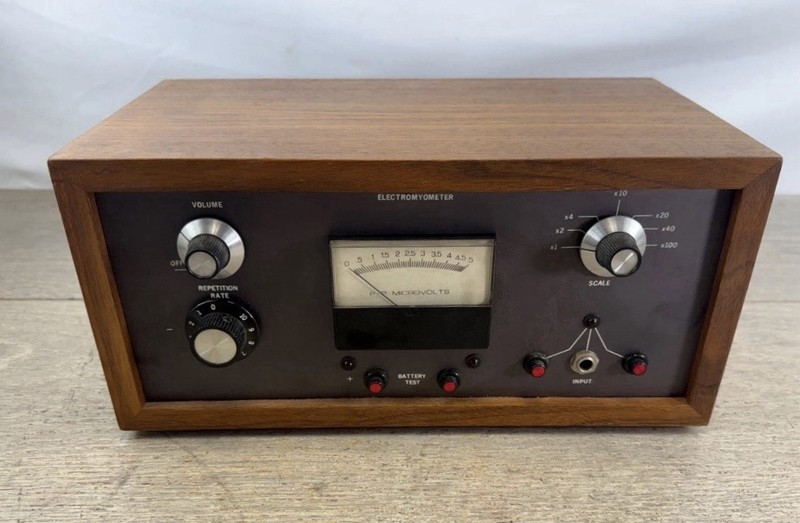 Vintage Electromyometer Analog Instrument Wood Case P-P Microvolts
