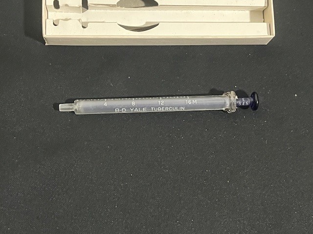Becton Dickinson B-D Yale Tuberculin Syringe No. 1YT 1cc gallery