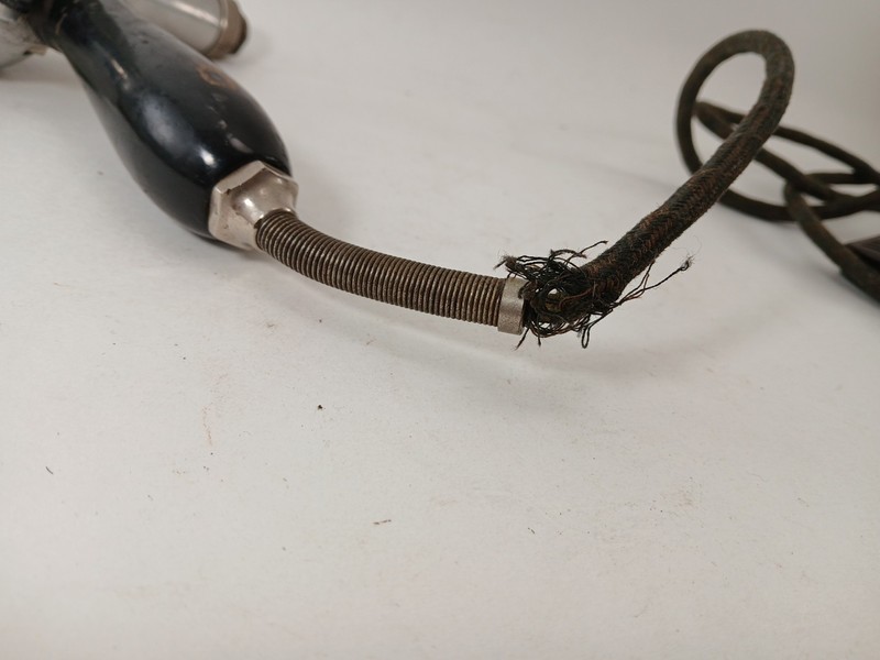 VTG 1920’s 30’s Shelton Knickerbocker Vibrator No Attachments Parts Works gallery