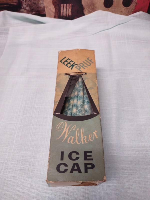 Vintage Collectible Walker Leek-Pruf Ice Bag in Original Box USA Made Pre-owned.