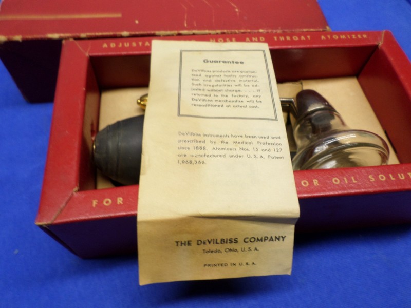 Vintage DeVilbiss Atomizer No. 15 in Box gallery