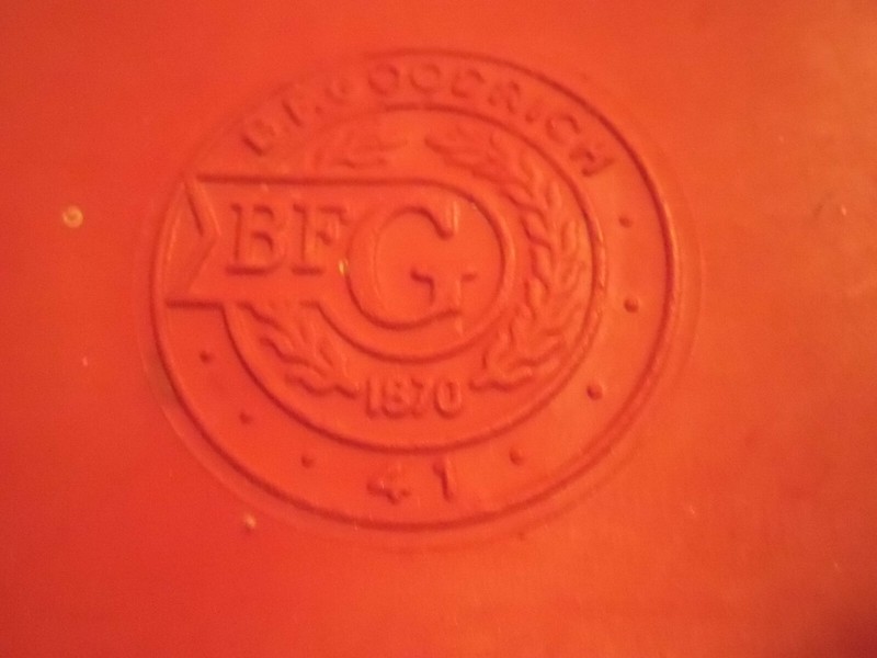 Vintage B F GOODRICH Throat Ice Bag w Original Box gallery