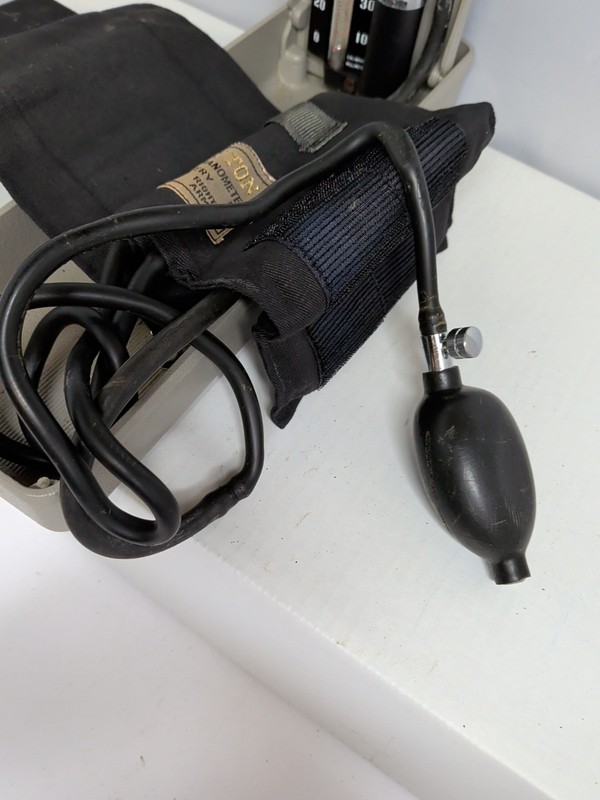 VNTG US Military Blood Pressure Tester Field Baumanometer Medic Kit S2 gallery