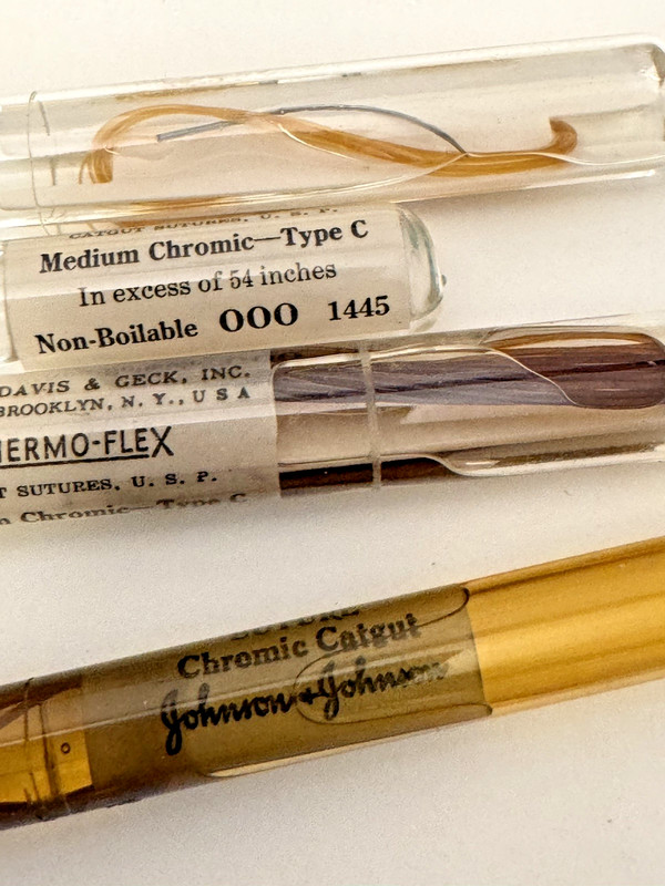 VTG. LOT OF 4 GLASS STERILE SURGICAL SUTURE IN A GLASS AMPOULE - A MUST SEE gallery