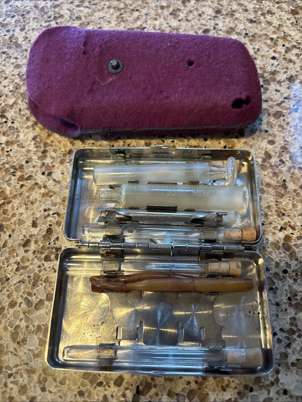 Antique Becton Dickinson 1897 Luer Patent Etched Glass Syringe / 1901 Metal Case