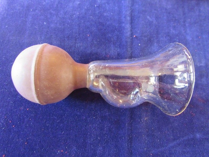 Vintage U.S Drug Sundries English Breast Pump w/Box A56 gallery