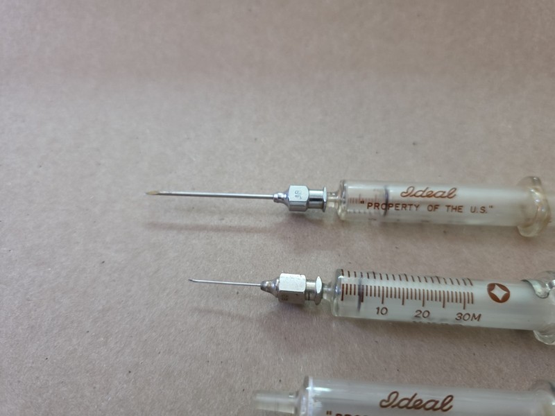 VTG Ideal and Hypo Medical Glass 2cc Syringe Military War History marked gallery