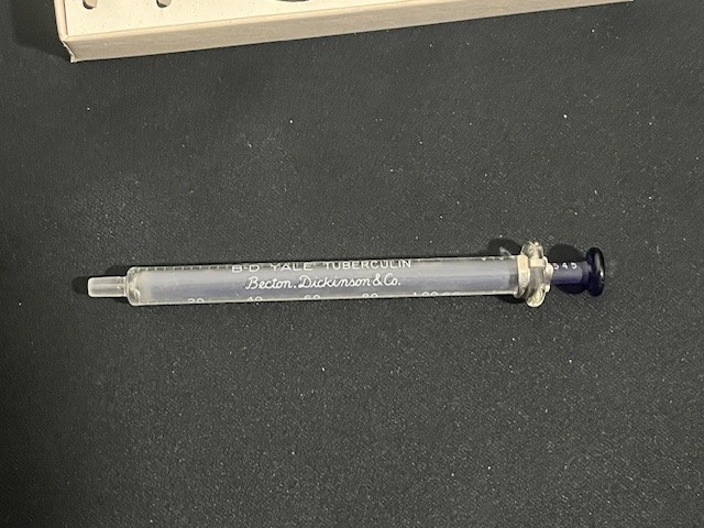 Becton Dickinson B-D Yale Tuberculin Syringe No. 1YT 1cc gallery