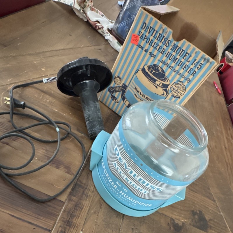 DeVilbiss Model 145 All-Night Vaporizer Humidifier Vintage Medical Device gallery
