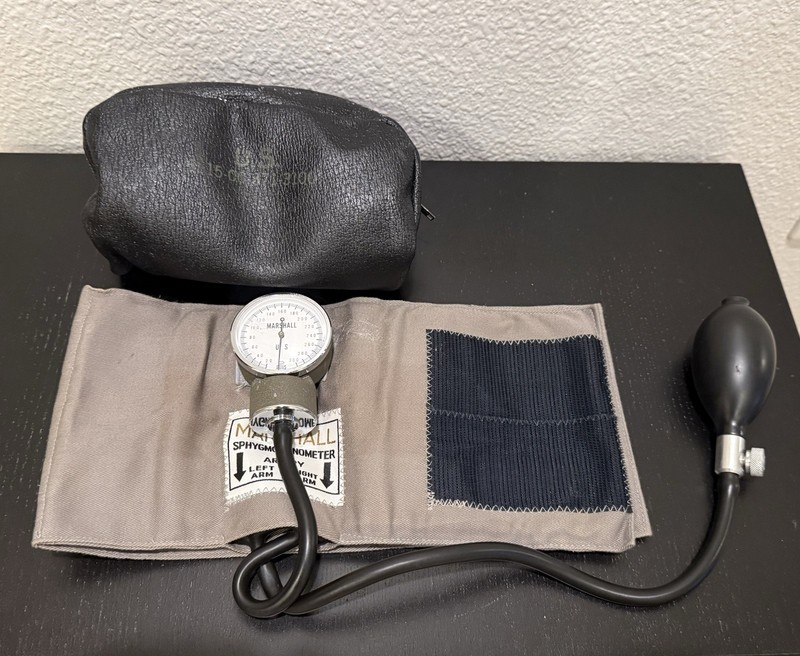 Vintage Marshall Sphygmomanometer Blood Pressure Monitor w/ Military Case – Used