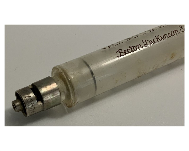 Vtg B-D Yale Lok Hypodermic 5cc Glass Syringe- Becton Dickinson - #2765Y gallery
