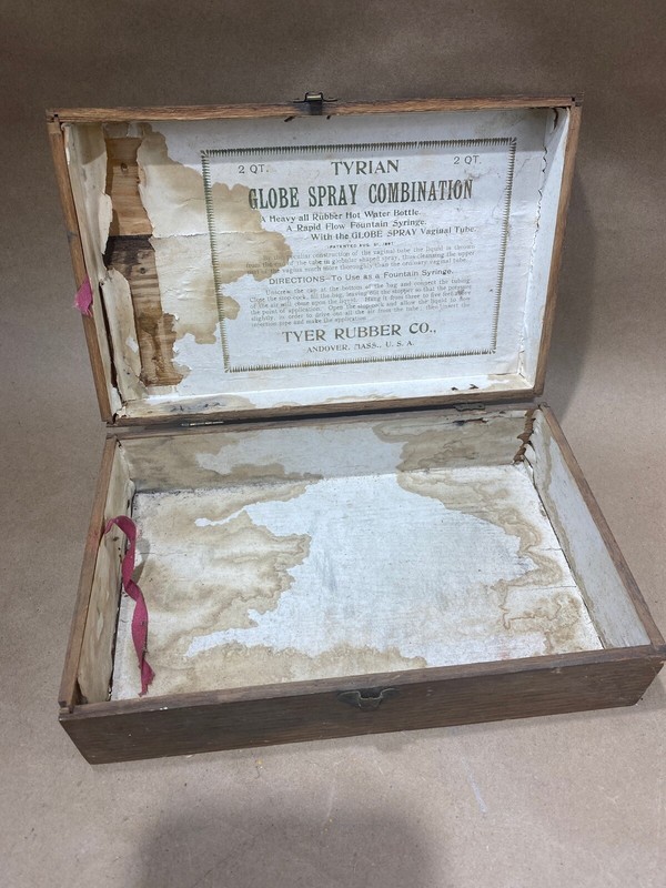 Vintage Tyer Rubber Fountain Seringe/Douche *Wooden Advertisement Box Only* Vtg