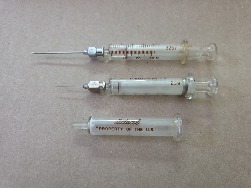 VTG Ideal and Hypo Medical Glass 2cc Syringe Military War History marked gallery