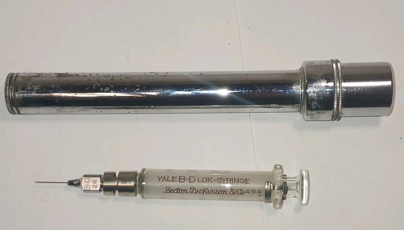 Vintage 1940s 1950s B-D YALE Glass Syringe USA 2cc 1940