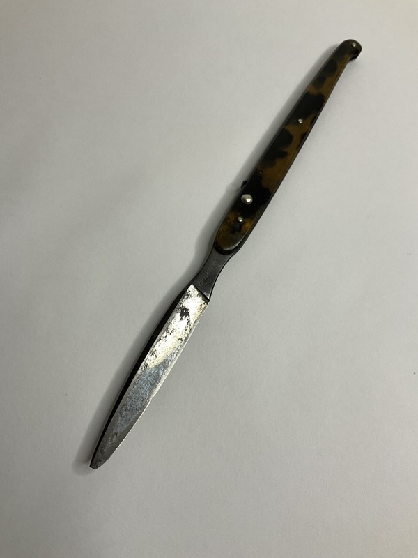 RARE VINTAGE MEDICAL FOLDING SCALPEL BLADE CHARRIERE (PARIS) BEAUTIFUL HANDLE gallery
