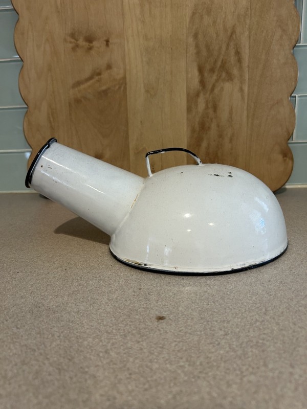 Vintage 1949’s Antique Hospital Enamel Ware Men’s Bedside Urinal w/Handle