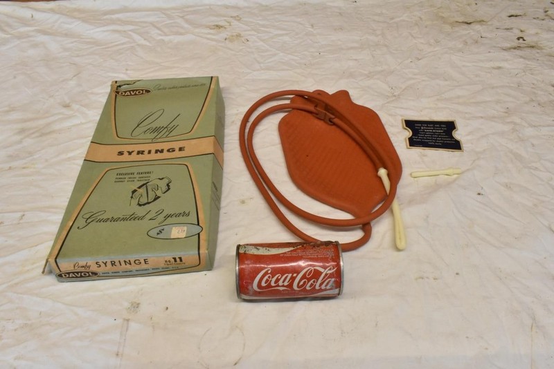 VTG 1950s DAVOL COMFY COMBINATION SYRINGE! RUBBER WATER BOTTLE/ENEMA/DOUCHE! BOX