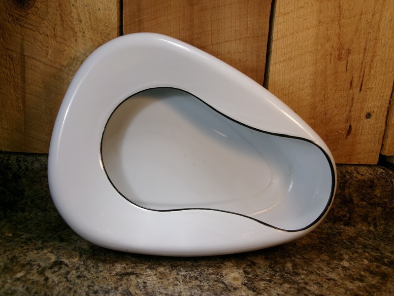 Vintage Enamelware Unbranded Smaller Bedpan