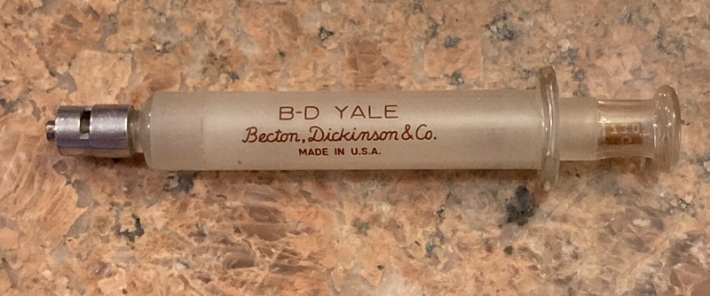 Vintage 1940s 1950s B-D YALE Glass Syringe O 730 USA