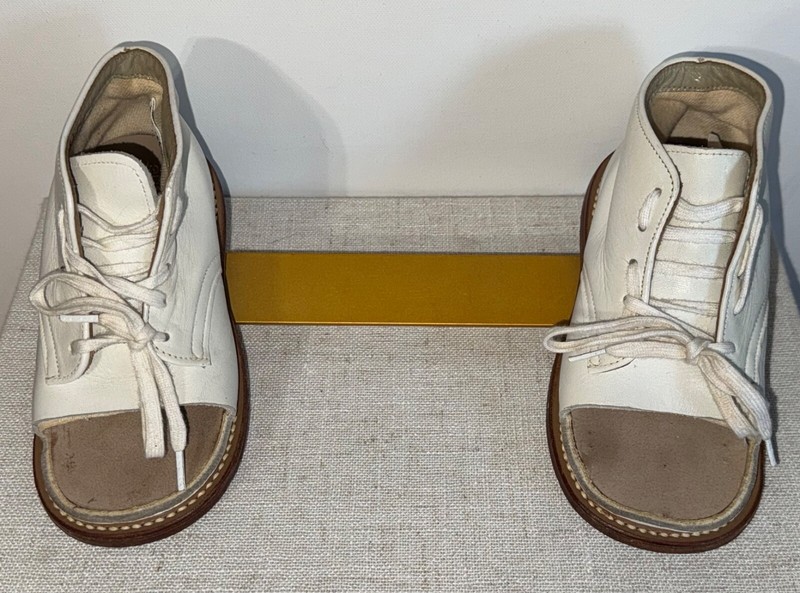 VTG Child’s Orthopedic Foot Corrective Bar Device Leather Shoes Tarso Medius