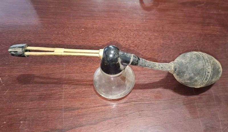 Antique DeVilbiss No 115 Nose And Throat Atomizer Perfume Sprayer - Used
