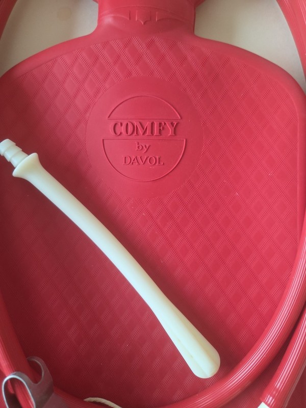 VINTAGE DAVOL COMFY WATER BOTTLE/SYRINGE COMBINATION #12-RED RUBBER ORIGINAL BOX gallery