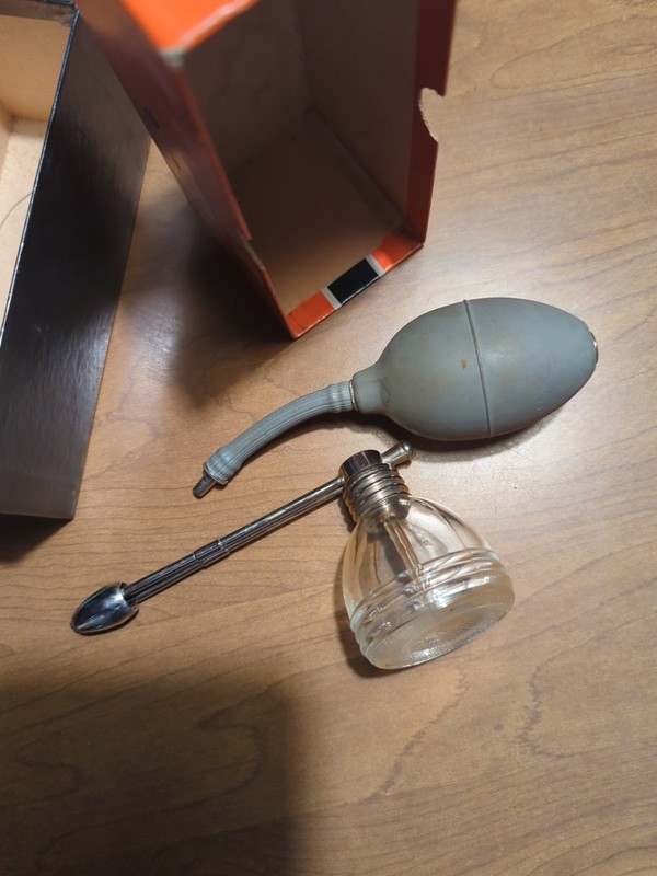 Vintage DeVilbiss Made ATLAS ATOMIZER NO. 24 Glass Spray Bottle In Box gallery