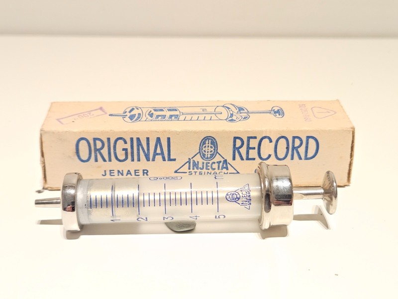 VINTAGE NOS 5ml METAL AND GLASS GERMANY MEDICAL SYRINGE”ORIGINAL RECORD”INJECTA