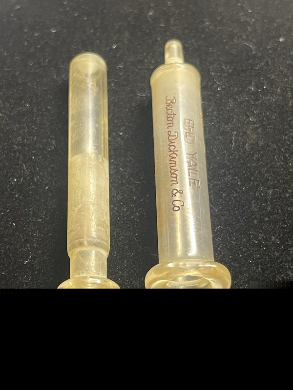 Vintage B-D YALE, Benton Dickerson & Co. GLASS SYRINGE W/ Case
