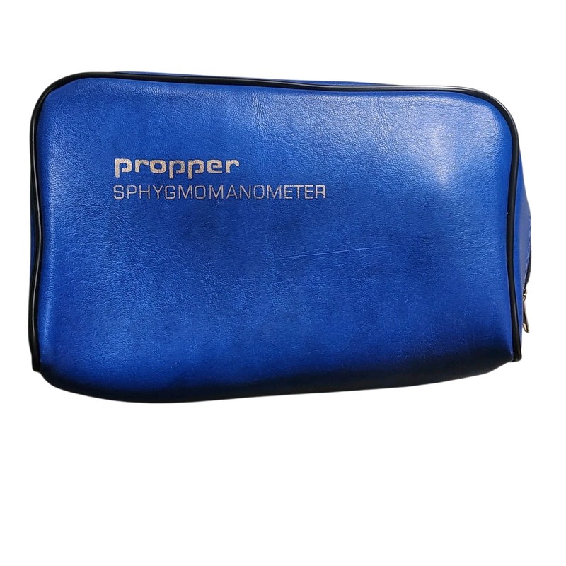 Propper Vintage Sphygmomanometer With Case gallery
