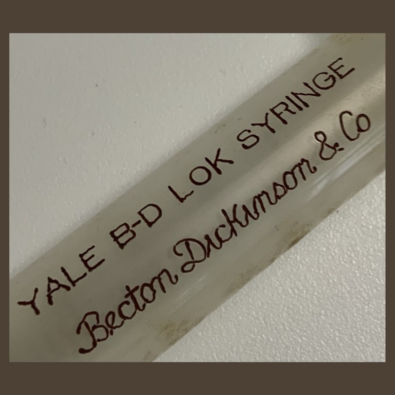 Vtg B-D Yale Lok Hypodermic 5cc Glass Syringe- Becton Dickinson - #2765Y gallery