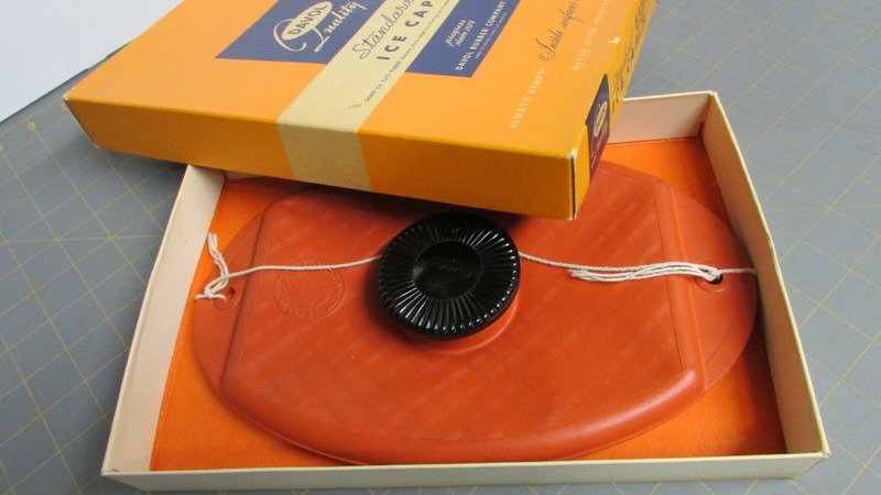 RARE 1940's DAVOL ICE CAP RUBBER MID CENTURY HANGOVER HEADACHE MEDICAL MINT MIB gallery