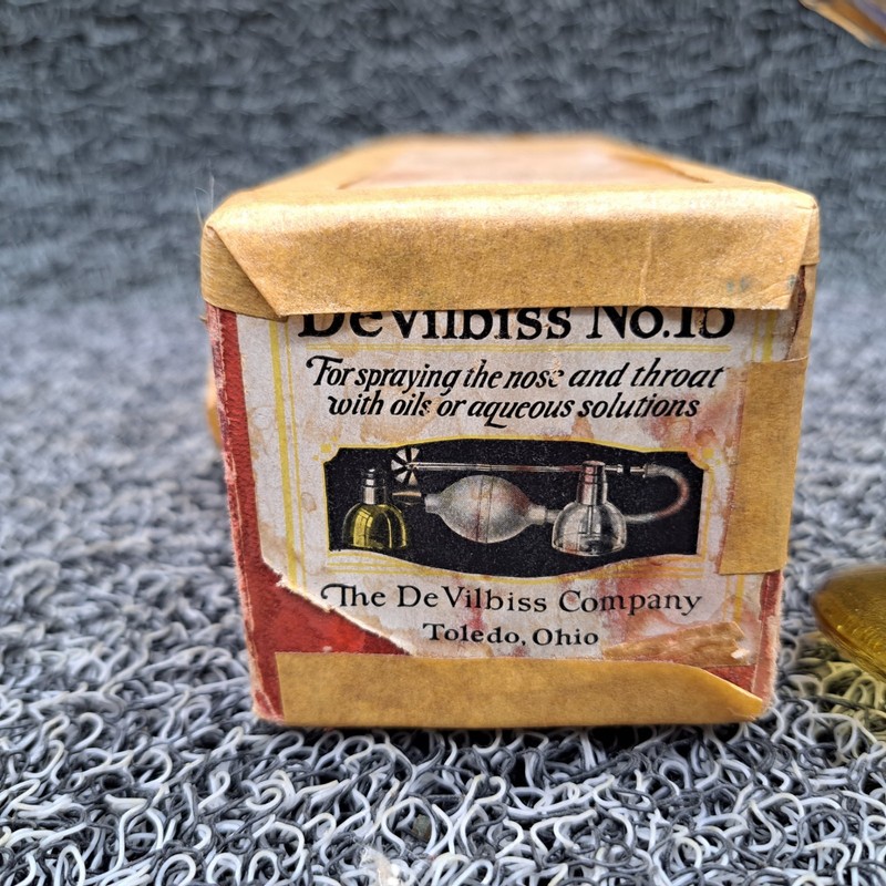 Vintage DeVilbiss No.16 GLYO-Thymoline-Nose & Throat Oil Sprayer gallery