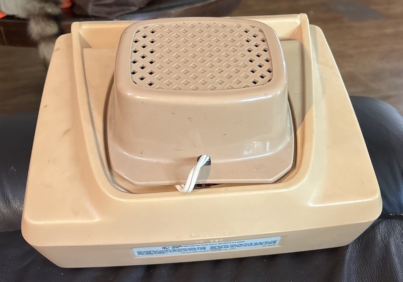 VINTAGE 1970s DEVILBISS HUMIDIFIER COOL MIST 250 gallery