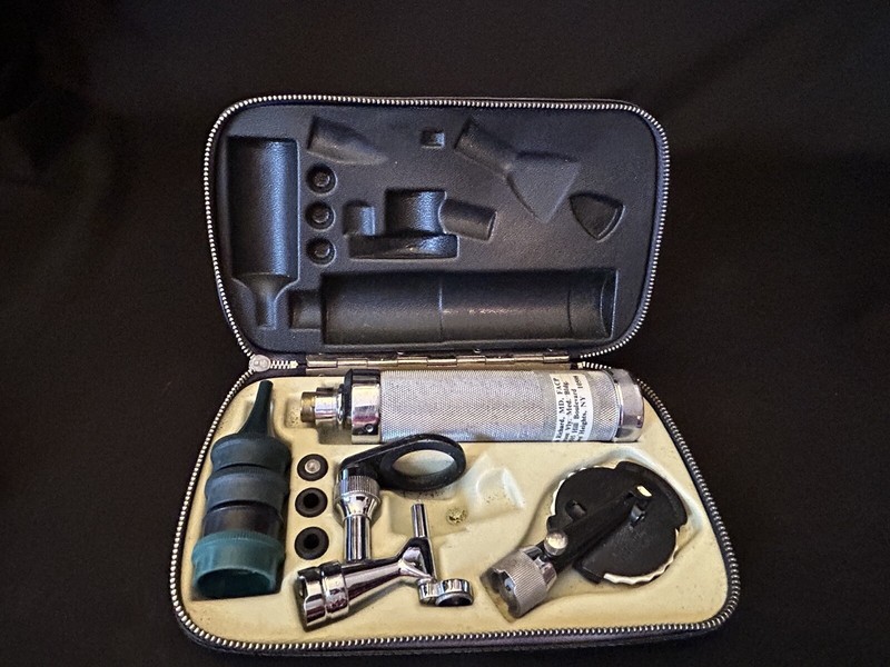 Vintage Welch Allyn Ophthalmoscope Eye Doctor Retinal Kit in Case w/ Adaptors gallery