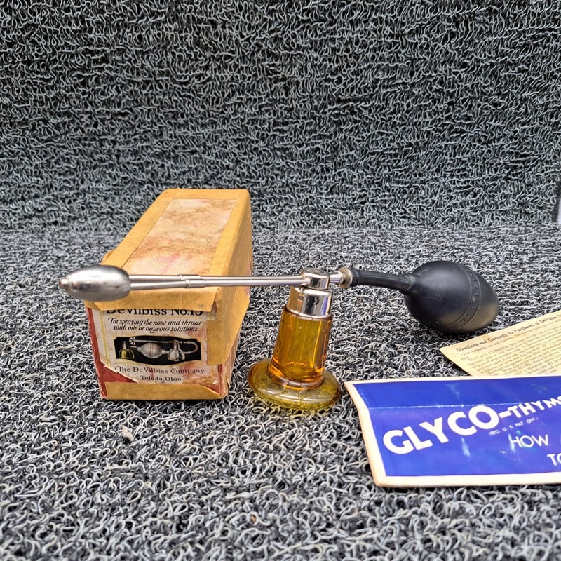 Vintage DeVilbiss No.16 GLYO-Thymoline-Nose & Throat Oil Sprayer gallery