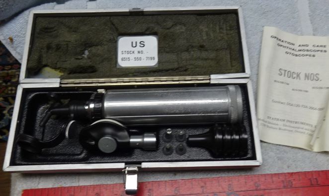 ** Vintage – STRATHAM – USA made – US MILITARY – OPHATHALMOSCOPE w ORIGINAL CASE