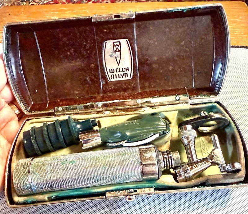 Vintage Welch Allyn Hearing / Ear Examination Set – Bakelite Case