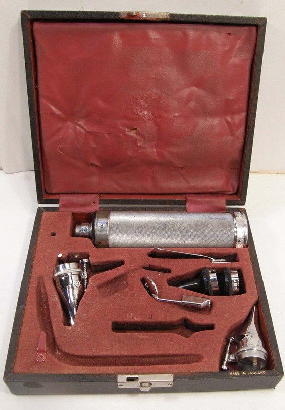 VINTAGE GOWLLANDS DIAGNOSTIC SET OTOSCOPE W/CASE UNTESTED AS-IS INCOMPLETE