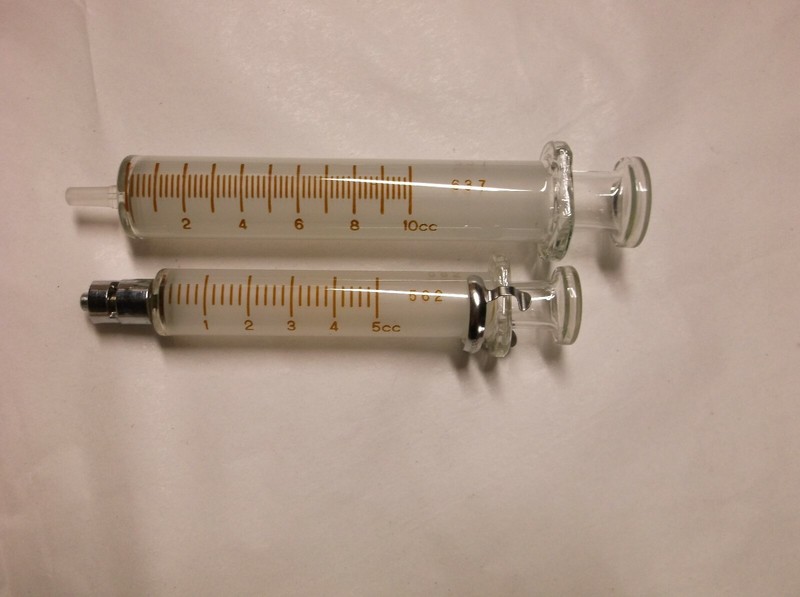 2 VINTAGE GLASS LUER SYRINGES, Lot 2, 10cc & 5cc, With original blue boxes gallery