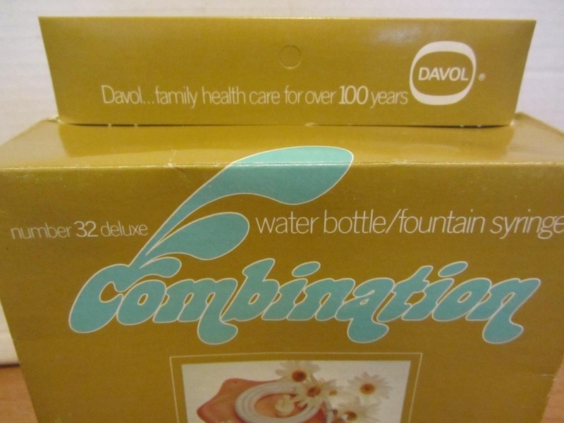 New Old Stock Davol #32 Deluxe Combination Water Bottle / Fountain Syringe w box gallery