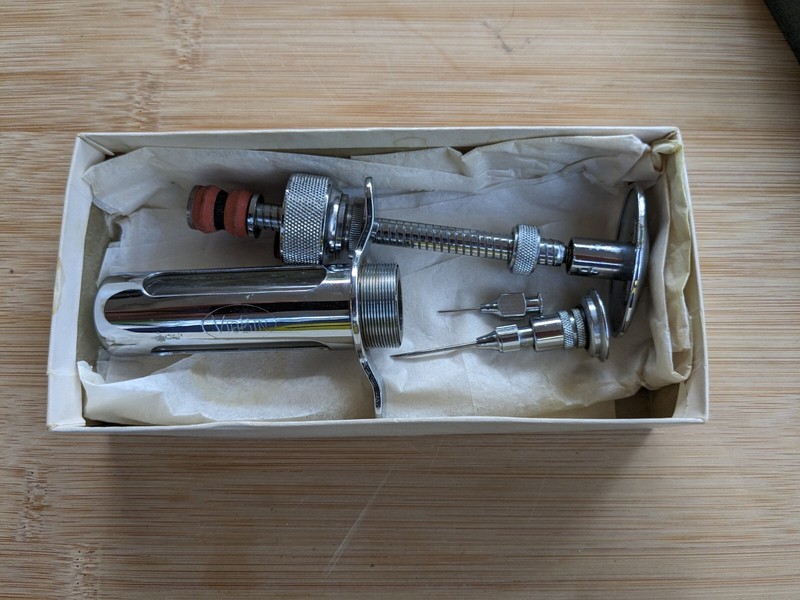 Vintage Veterinary Farm Agricultural Syringe Needle 10cc In Original Box gallery