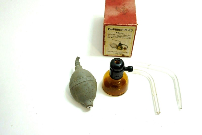 ANTIQUE VINTAGE DEVILBISS NO 13 YELLOW GLASS SPRAY ATOMIZER W/ 2 TUBES WITH BOX