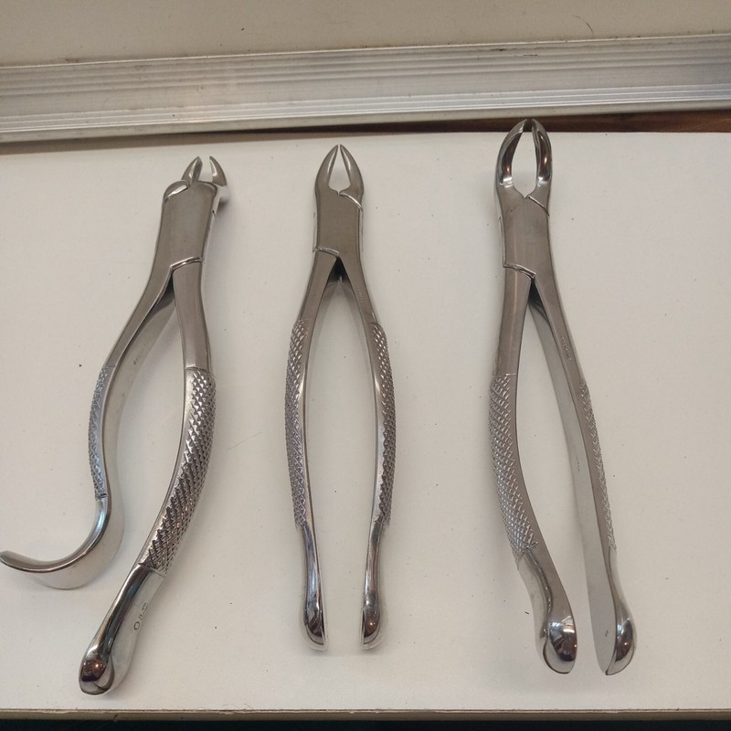 VINTAGE 1960’S Dental Instrument COLLECTIBLE Tooth Forceps Extraction LOT OF…