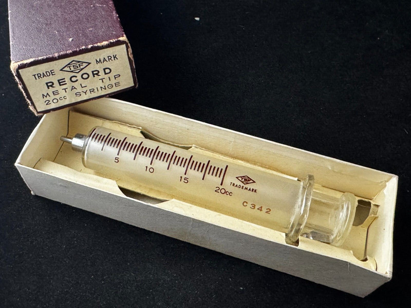 Vintage old glass medical REUSABLE SYRINGE 20.0 ml. in original box gallery